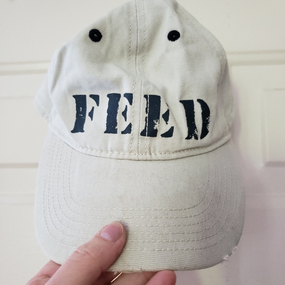 Feed hat